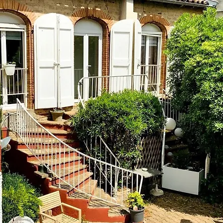 Le 9 En Cuisine ホテル 2*