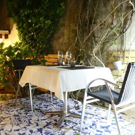 Szálloda Le 9 En Cuisine