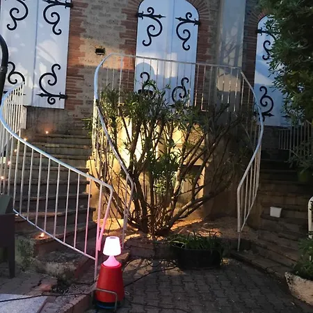 ホテル Le 9 En Cuisine 2*