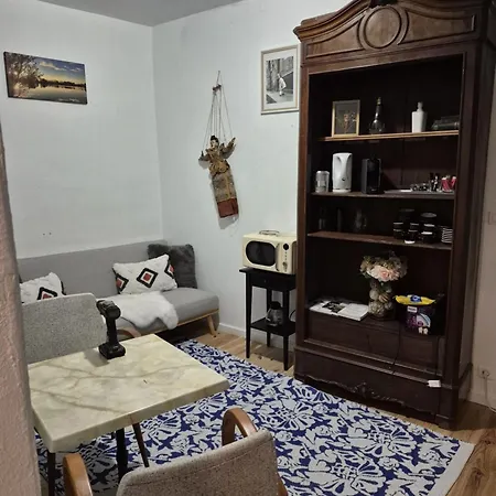 Szálloda Le 9 En Cuisine 2*