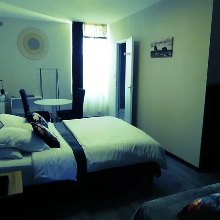 ホテル Le 9 En Cuisine 2*